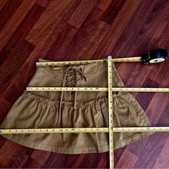 Free People Skirt Lace Up Back Khaki Frilled Women’s Size 0 Side zip - Picture 10 of 13